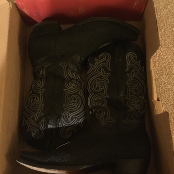 Apache Stingray by Heritage Boot Company - Picture 2 of 6